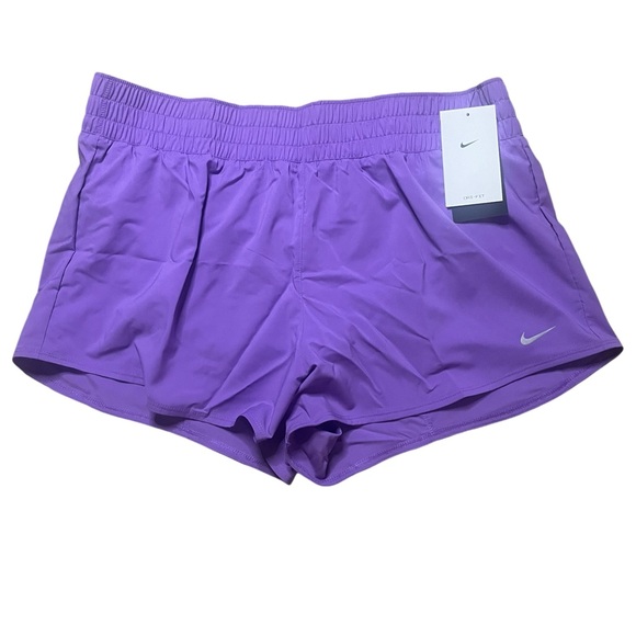 Nike One Women’s Purple Shorts with Back Pocket XL - Picture 1 of 11